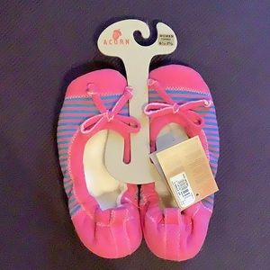 NWT Acorn ballet slipper house shoes